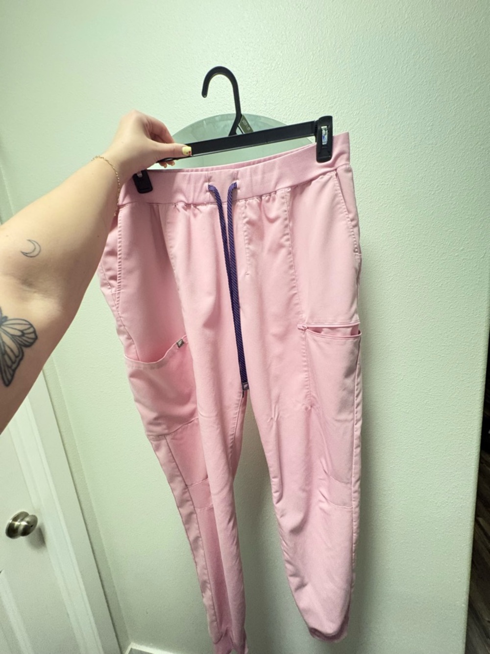 Fabletics light pink scrub jogger bottoms